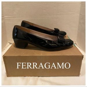 Ferragamo Black Paten Leather Heel With Logo Bow